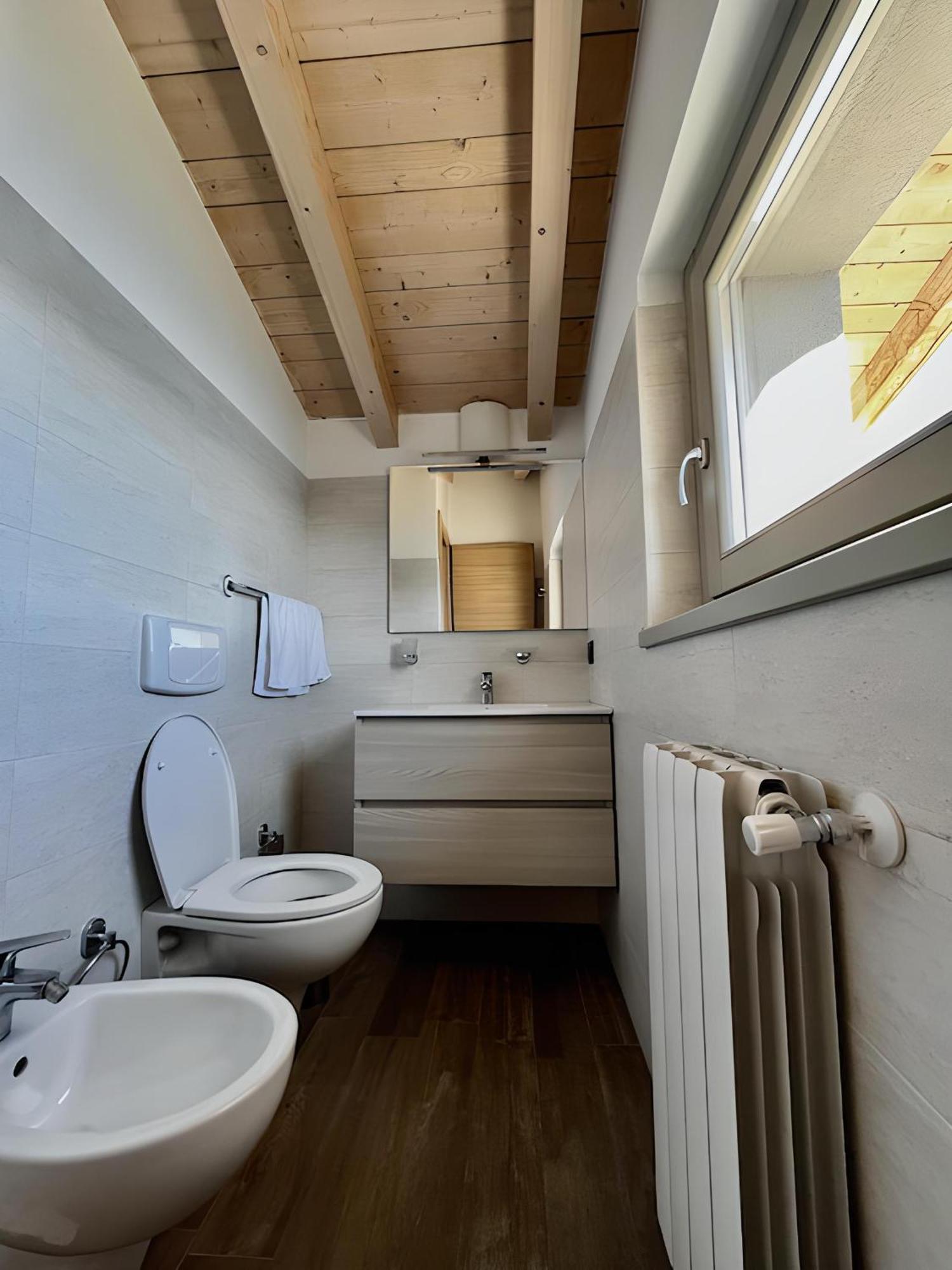 Appartamento Grande Terrazza Vista Lago Parzanica Exterior foto